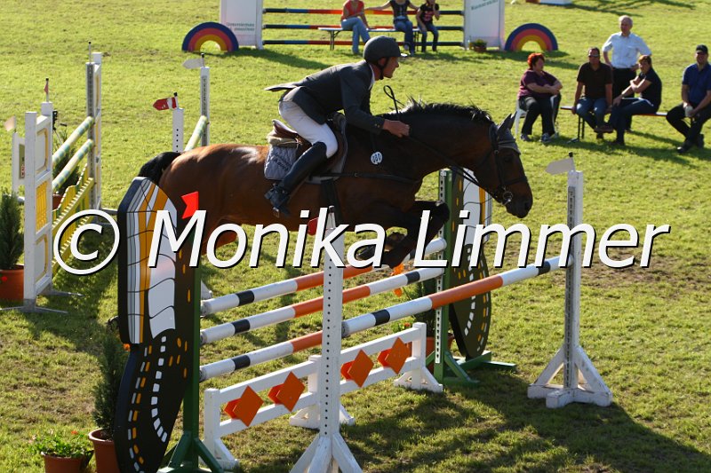 005M5902_Conquest of Paradise_M Springen.JPG